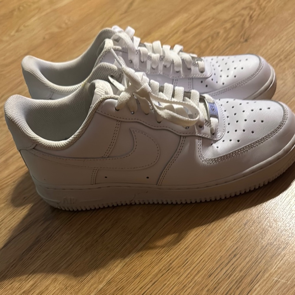Mens Air Force 1 - Picture 2 of 2